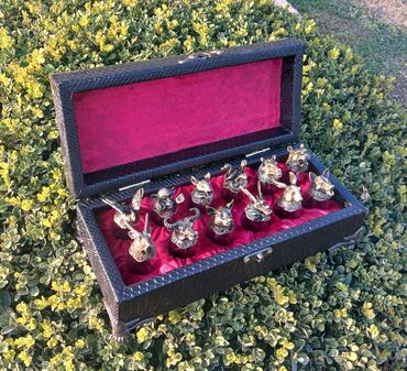 Digər dəstlər və servizlər: ✨ 12 Simvol – 1 Unikal Dəst Tamamilə əl işi heyvan başlıqlı şüşə — 1