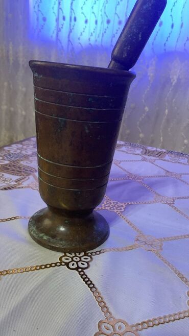 Овощерезки: Metaldan hazırlanmış, şaquli havan dəsti, hər növ ədviyyat və otları