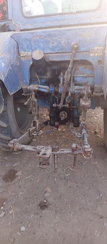 Traktorlar: Mavi rəngli təkərli kənd təsərrüfatı traktoru Texniki xüsusiyyət və — 4