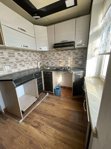 Köhnə tikili: Bakı, Neft Daşları qəs., 3 otaqlı, Köhnə tikili, m. Qara Qarayev, 65 kv. m -da lalafo.az — 3 Köhnə tikili: Bakı, Neft Daşları qəs., 3 otaqlı, Köhnə tikili, m. Qara Qarayev, 65 kv. m — 3