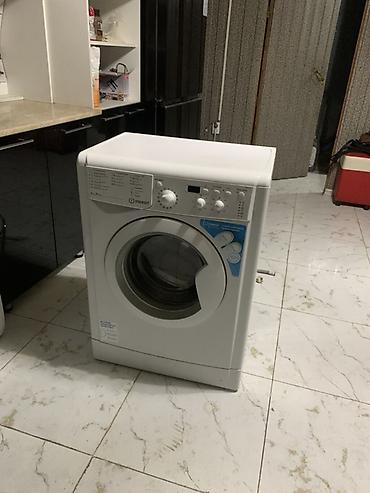 афтомат стиральный: Стиральная машина Indesit, фронтальная загрузка.
Робочий — 1