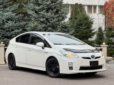 Toyota: Toyota Prius: 2013 г., 1.8 л, Вариатор, Гибрид, Седан