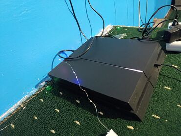 PS4 (Sony PlayStation 4): PS4 (Sony PlayStation 4)