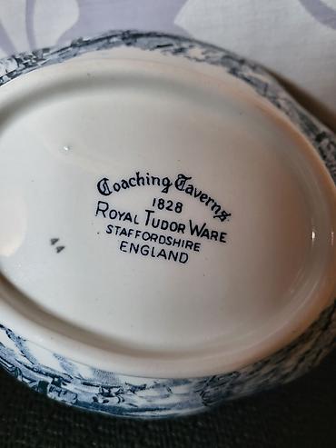 rosan: Sosijera nova engleska Royal Tudor Ware iz 70ih godina. Sosijera — 8
