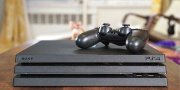 playstation 4 icaresi: Продаю PS 4 pro в хорошем состоянии 2 джойстика фифа 23 и аккаунт с