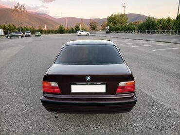 BMW: BMW 3 series: 1.8 l | 1992 il Sedan — 3