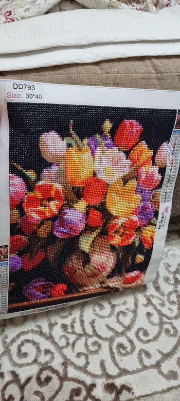 Картины: Продаю готовую картину 30 на 40см (мозайка) и картину красками на — 27