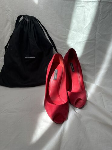 туфли замшевые на высоком каблуке: Туфли 37.5, цвет - Красный