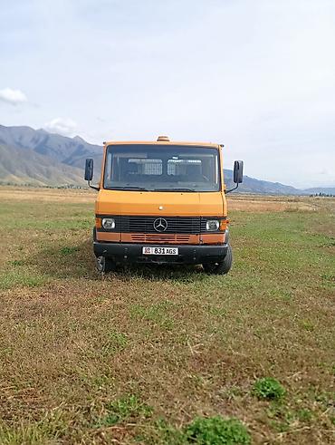 hyundai excavator: Легкий грузовик, Mercedes-Benz, Дубль, 3 т, Б/у — 2
