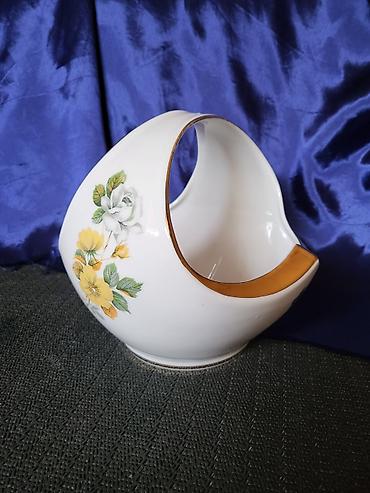 Ostali antikviteti: Korpa Jugoporcelan Titov Veles iz 70ih.god. Korpa je perfektna,sve na — 3