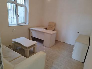 угловой офисный стол: Ofis mebel dəsti Tərkib: - Menecer stolu: L formalı, iş səthində — 1