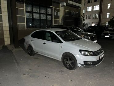 меняю на дом: Volkswagen Polo: 2018 г., 1.6 л, Автоматические, Бензин, Седан