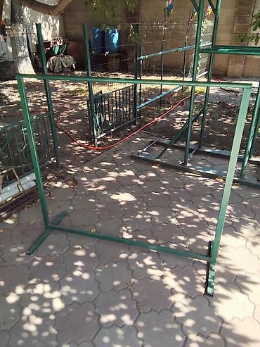 напольные вешалки бу: Продаются прочные,напольныестойки-перекладины для одежды.Размер — 1