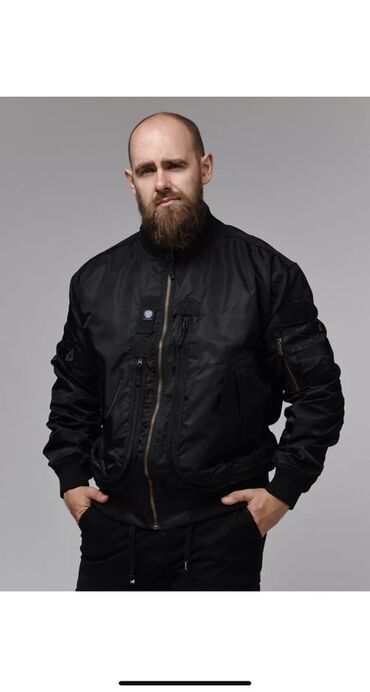 Куртки: Мужская бомбер-куртка, цвет хаки. Основные особенности: - Материал — 16
