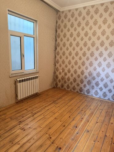 Uzunmüddətli kirayə evlər: 2 otaqlı həyət evi – mətbəx mebeli və kombi sistemi ilə Təsvir: - — 4