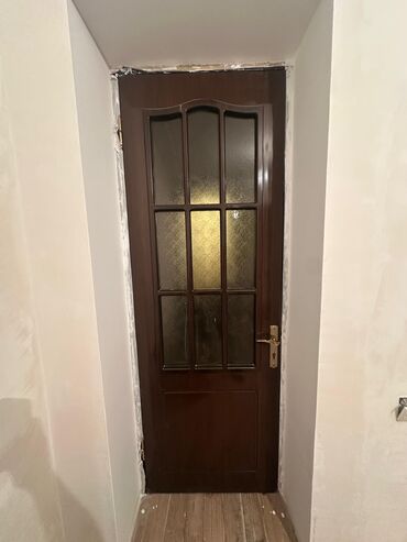 Колье: Məhsul: Daxili otaq qapıları (şüşəli və bütöv modellər) - Material