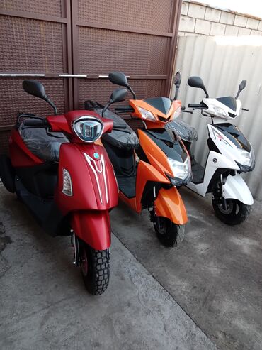 Мотоциклы и мопеды: Продаю Новые скутеры 125куб бензин документы 50куб прова не нужны