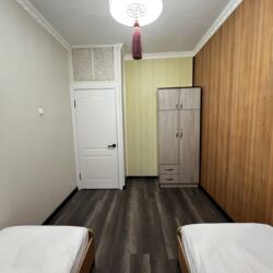 сниму квартиру в районе кудайберген: 4 бөлмө, Менчик ээси, Чогуу жашоо менен, Толугу менен эмереги бар