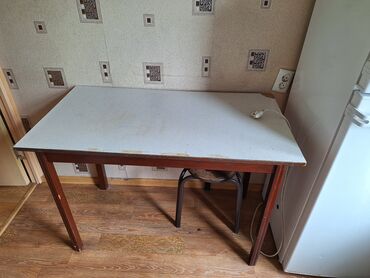 металические стол: Кухонный Стол, цвет - Белый, Б/у