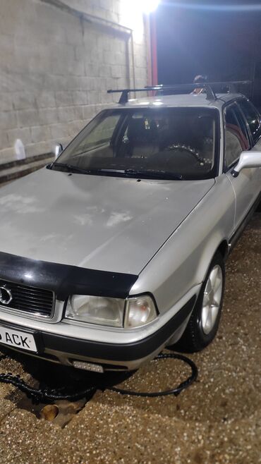 машина сатылат срочно: Audi 80: 1993 г., 2.6 л, Механика, Бензин, Седан