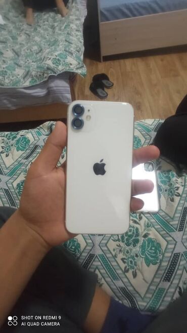Apple iPhone: IPhone 11, Б/у, 128 ГБ, Белый, Чехол, 78 % — 6