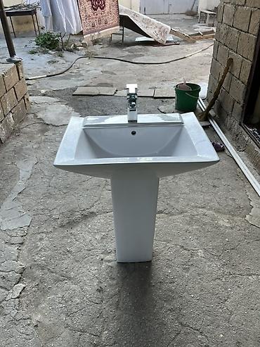 Çanaqlar, tülpanlar: Pedestal tipli hamam çanağı (rakovina) - Material: keramik, parlaq ağ — 3