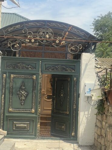 Uzunmüddətli kirayə mənzillər: 4 otag - Zal: Geniş və işıqlı otaq, kristal lüstrlü asma tavan — 13