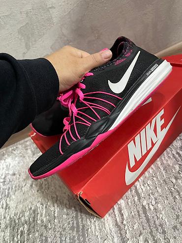 nike: Оригинал NIKE
Размер 38.5
Для бега — 3