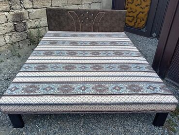 Çarpayılar: Təzə çarpayılar. 1 nəfərlik çarpayılar 60manat. 2 nəfərlik taxt — 6