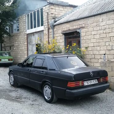 190 azn kart: Mercedes-Benz 190: 2 l | 1989 il Sedan