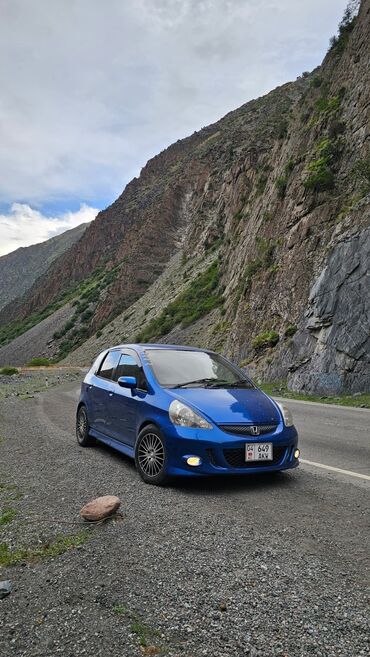 Honda: Honda Fit: 2005 г., 1.5 л, Вариатор, Бензин, Хэтчбэк
