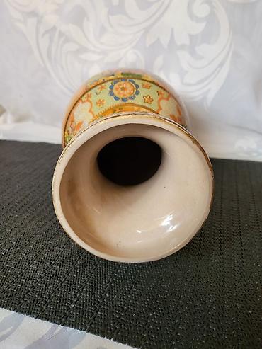 Ostali antikviteti: Kineska vaza,rucno reljefno oslikana iz 70ih godina. Porcelanska na lalafo.rs — 11 Ostali antikviteti: Kineska vaza,rucno reljefno oslikana iz 70ih godina. Porcelanska — 11