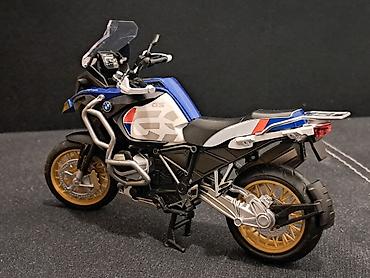 Figurice i makete: Motor BMW R1250 GS 1/12 NOVO! Vrhunski odradjen model BMW-a R1250 — 5