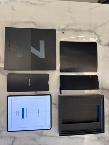 samsung knopkali telefonlar: Samsung Galaxy Z Fold 3, 256 GB, rəng - Qara, Sensor, Barmaq izi, Simsiz şarj