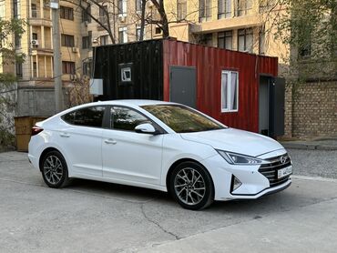 Hyundai: Hyundai Avante: 2019 г., Седан