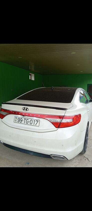 Hyundai: Hyundai Grandeur: 2.2 l | 2015 il Sedan — 10