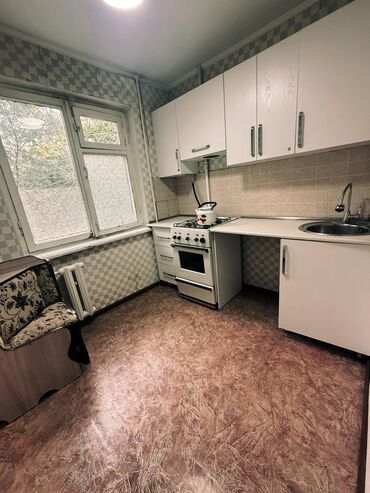 Продажа квартир: 1 комната, 33 м², 104 серия, 2 этаж, Евроремонт