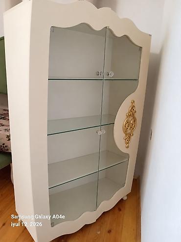 salon refı: Şüşəli dolab vitrini, İşlənmiş, Ünvandan götürmə — 1