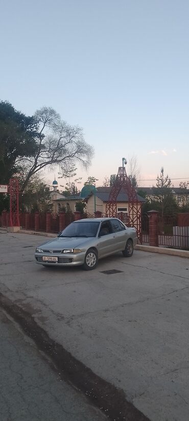 Mitsubishi: Mitsubishi Lancer: 1994 г., 1.5 л, Механика, Бензин, Седан