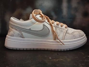 кеды найк: Стильные женские кроссовки Nike с оригинальным мраморным принтом — 3