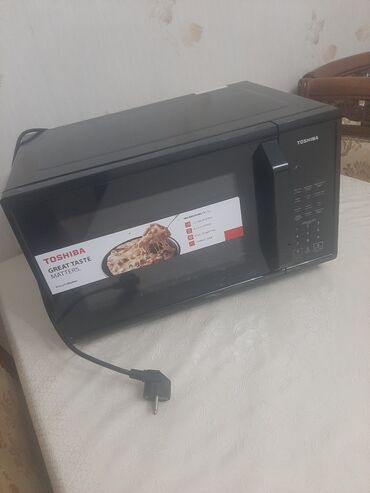 Маслобойки: Микроволновка Toshiba, С микроволнами, цвет - Черный