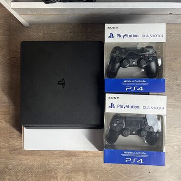 продаю ps4: PlayStation 4 Slim сатылат Сатылат PlayStation 4 Slim оюн консолу