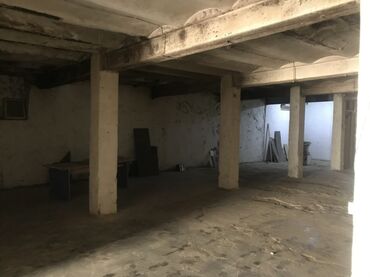 Anbar və emalatxanalar: Anbar/istehsalat sahəsi - Şəhər daxili həyətyanı zonada yerləşən — 7