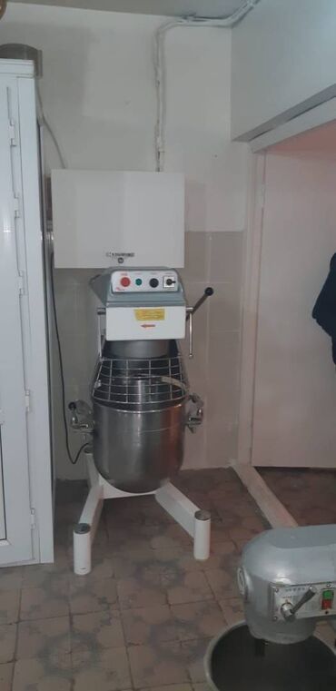 Kommersiya daşınmaz əmlakının satışı: Xətai rayonu,Əhmədli,xalqlar metrosunun yaxınlığında, 4 otağlı 64 kv.m — 9