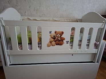 Beşiklər: Oğlan və qız üçün, İşlənmiş, Dördbucaq, Beşik, Dəst ilə, Matras ilə, Yellənmə mexanizmi ilə — 1