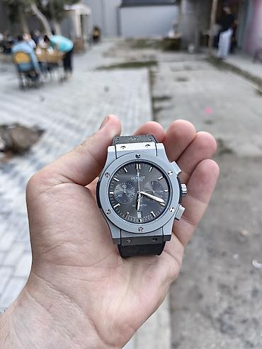 Hublot saatı, təptəzədir, qarantiyası da var. Tam mexaniki, qoldan