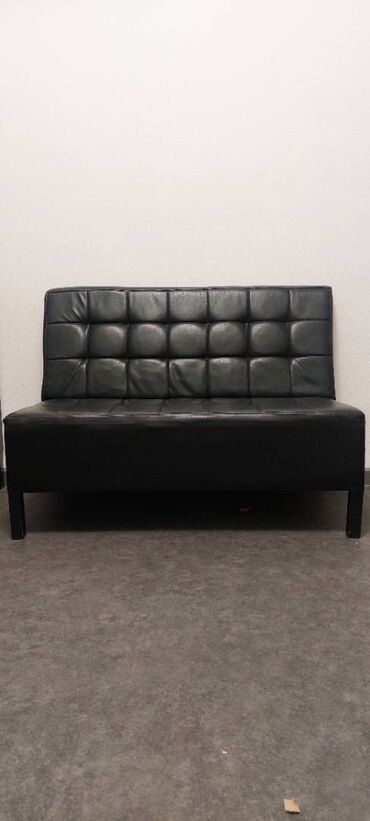 реставрация диванов: Прямой диван, цвет - Черный, Б/у