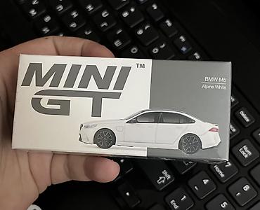 bmw e60 m: Mini GT model avtomobil – BMW M5 (Alpine White) - Brend: Mini GT - — 1