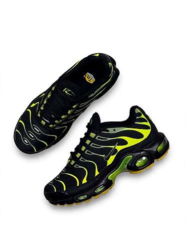 sapa u srcu: Patike Nike Air Max Plus (TN) – crno/neon žute - Model: Air Max Plus — 1