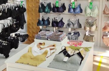 работа для девушек в бишкеке без опыта: Талап кылынат Сатуучу консультант га Кийим-кече дүкөнү, Иш тартиби: Алты күндүк, Сатуудан %, Толук жумуш күнү